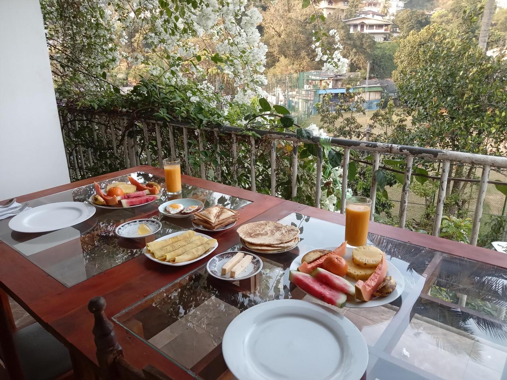קנדי Old Town Hotel מראה חיצוני תמונה